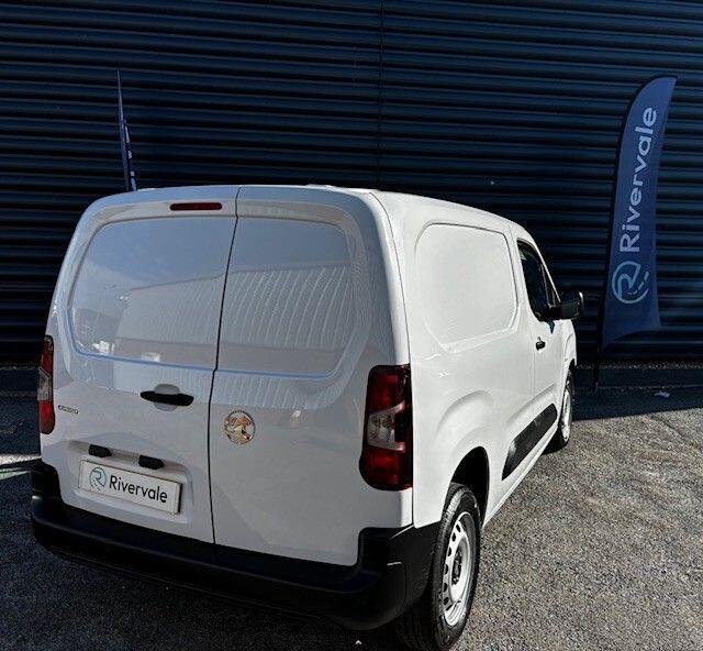 Vauxhall Combo image 8